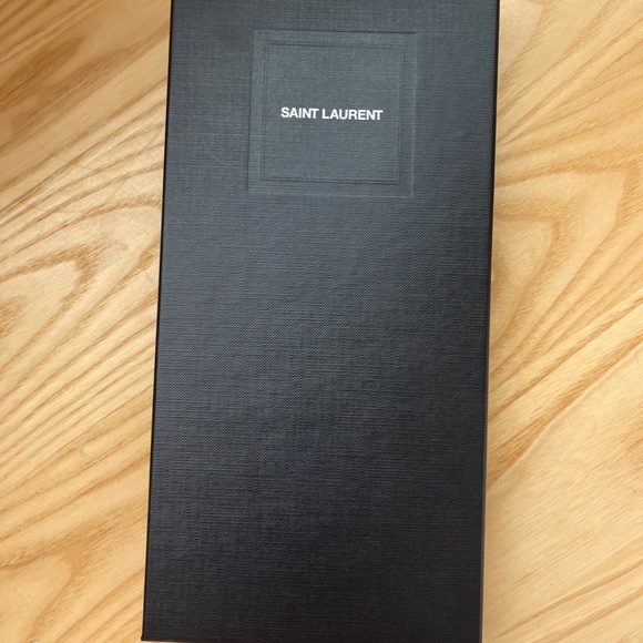 BNWT Saint Laurent black leather studded gloves size 6.5 - Picture 7 of 8